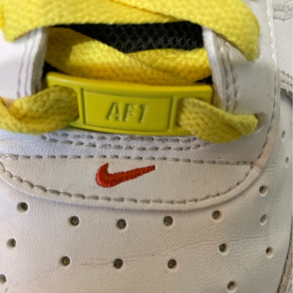 nike air force 1 lv8 2 gs smiley